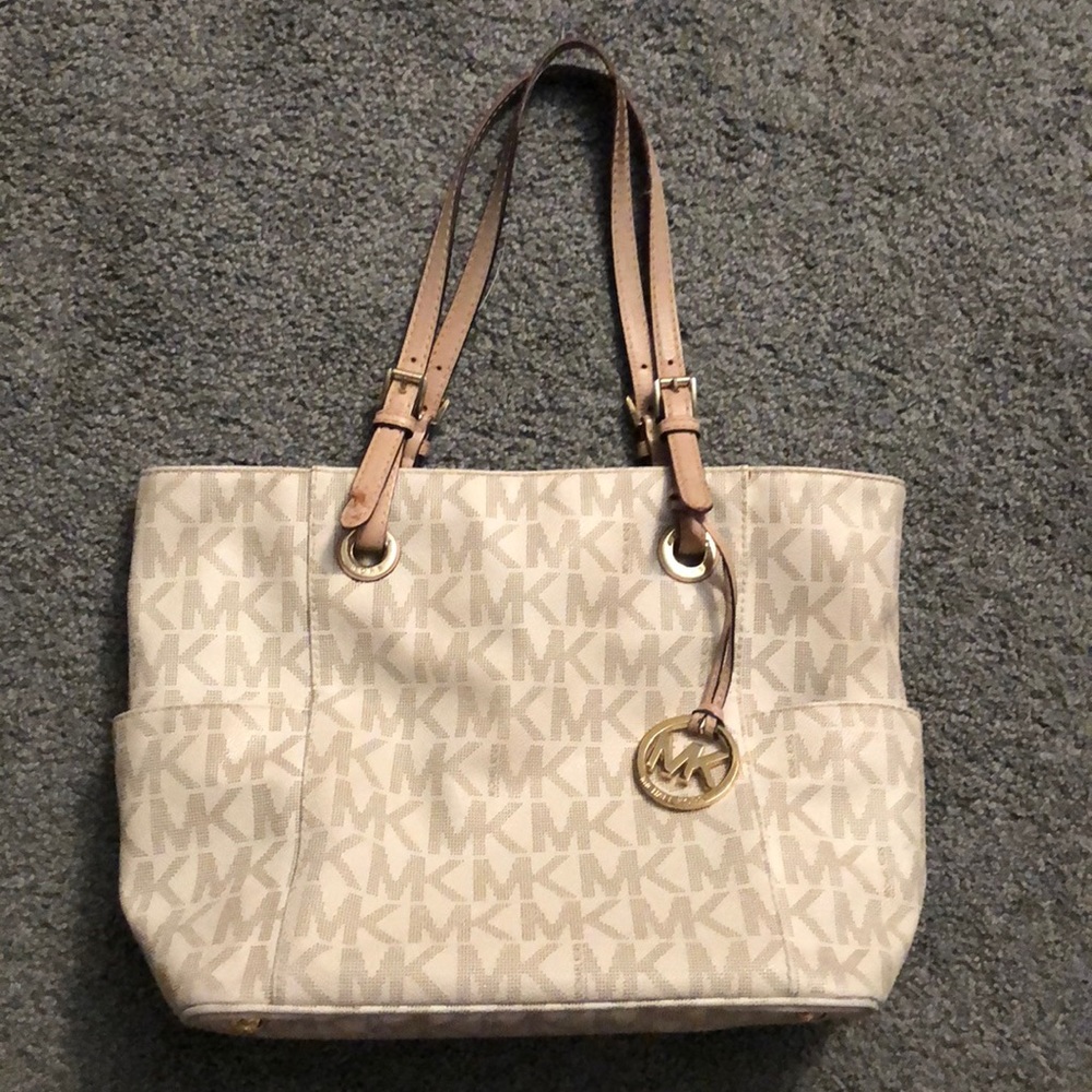 Authentic Michael Kors jet set tote bag!
